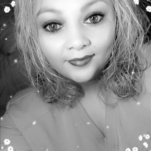 Meet your Posher, Marisa